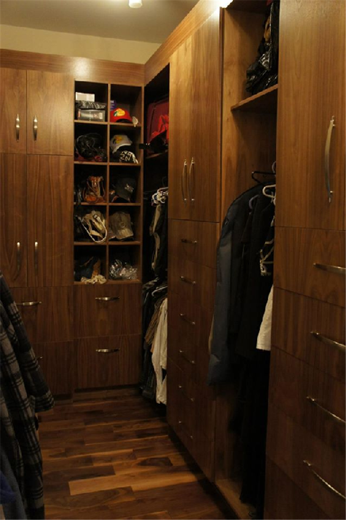 Diver Armoires Gibson